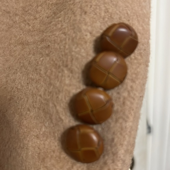 Hart Schaffner & Marx sports coat. 100% camel hair. See measurements for fit. - Picture 4 of 11